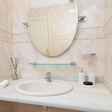 Fee4me: First Line Luxury Arrecife (Lanzarote)